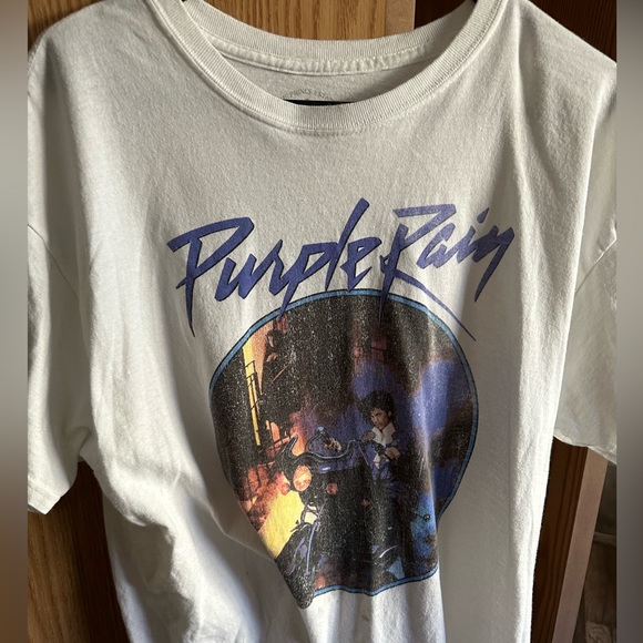 Oversized - Picture 1 of 1